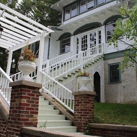 The Hillside B&B. Home W/ Breakfast Service! Висконсин Делс Экстерьер фото